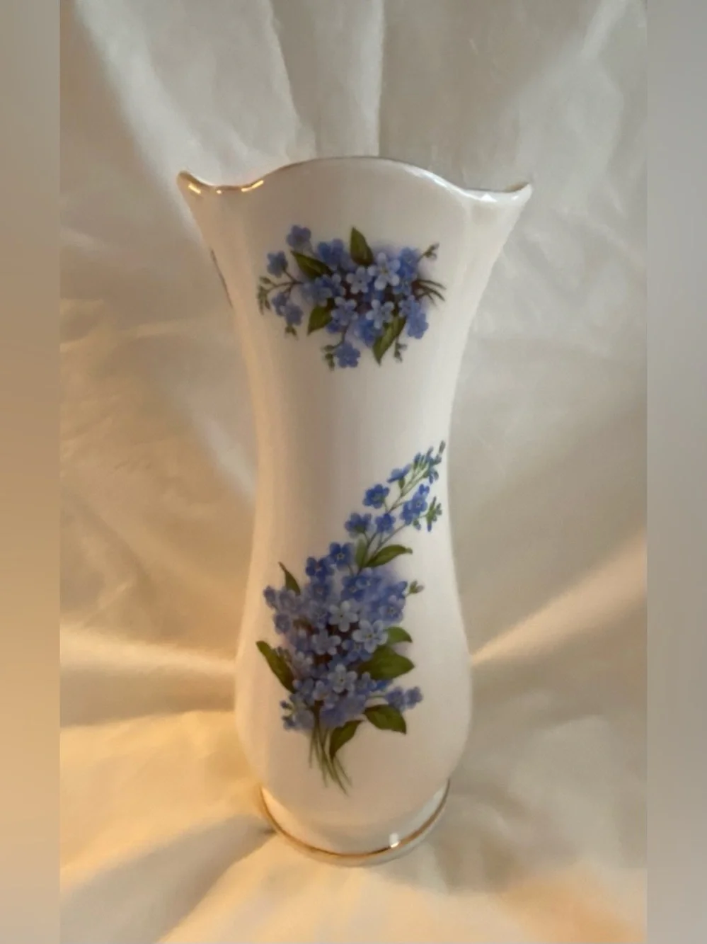 Sheltonian Vintage English Finest Porcelain, Adorned w/Tiny Blue Forget-Me-Knots